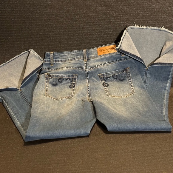 Women’s size 12 Suzanne Betro split front flare, raw hem jeans. BNWT - Picture 2 of 2
